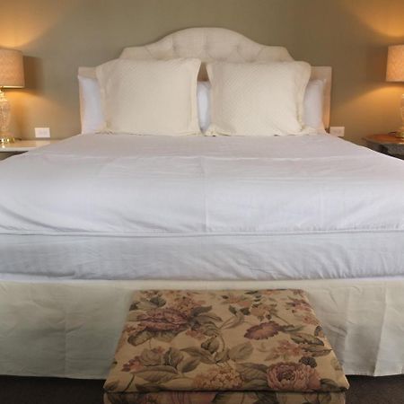 The English Inn Eaton Rapids 외부 사진