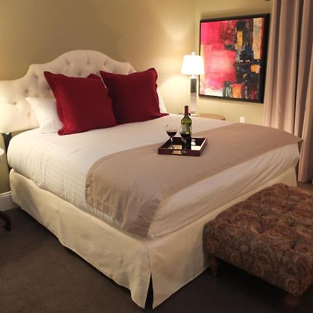 The English Inn Eaton Rapids 외부 사진