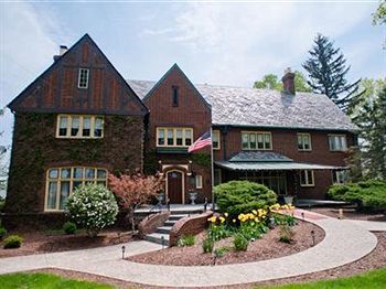 The English Inn Eaton Rapids 외부 사진