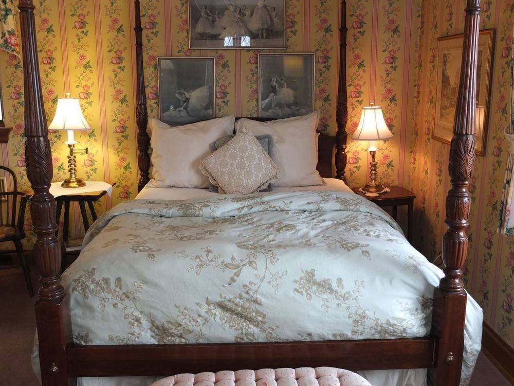 The English Inn Eaton Rapids 외부 사진